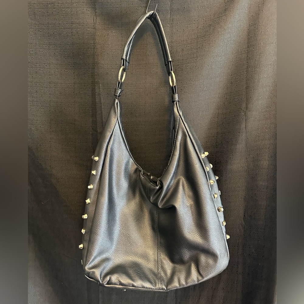 Used shoulder bag